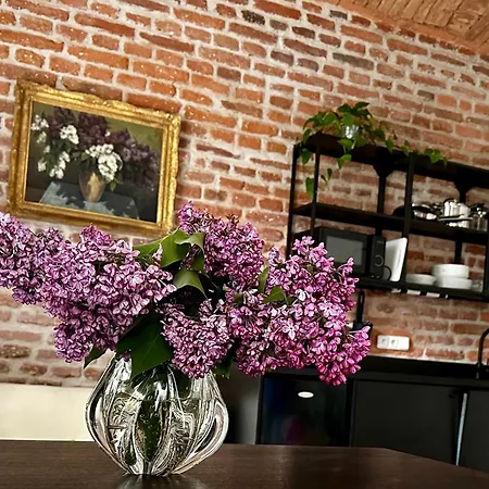 Апартаменты Authentic With Garden *