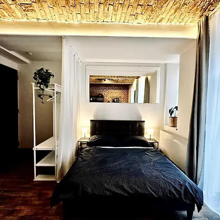 Authentic With Garden Apartment Prag
